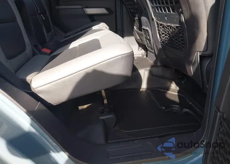 2022 Ford Bronco Black Diamond z USA, uszkodzony, nr VIN 1FMEE5DH1NLB14773